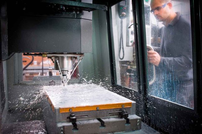 ¿Qué se puede hacer con la máquina CNC?