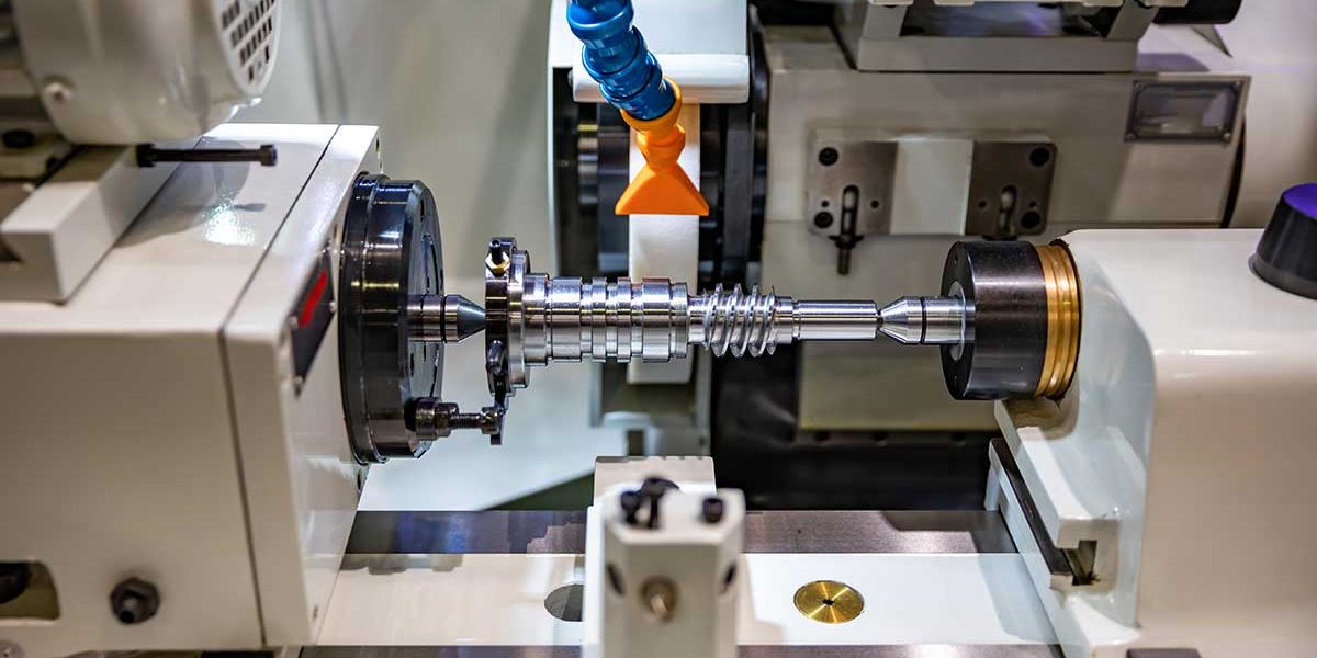 tipos-maquinas-cnc Entre los diferentes tipos de máquinas CNC destaca el Torno CNC para metalurgia, fresadora y corte de metales.