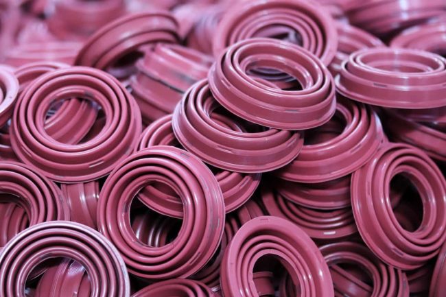 Ejemplos de elastómeros - Piezas fabricadas con elastómeros.